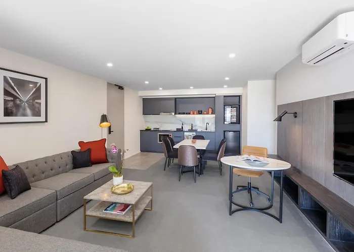 Deco Hotel Canberra